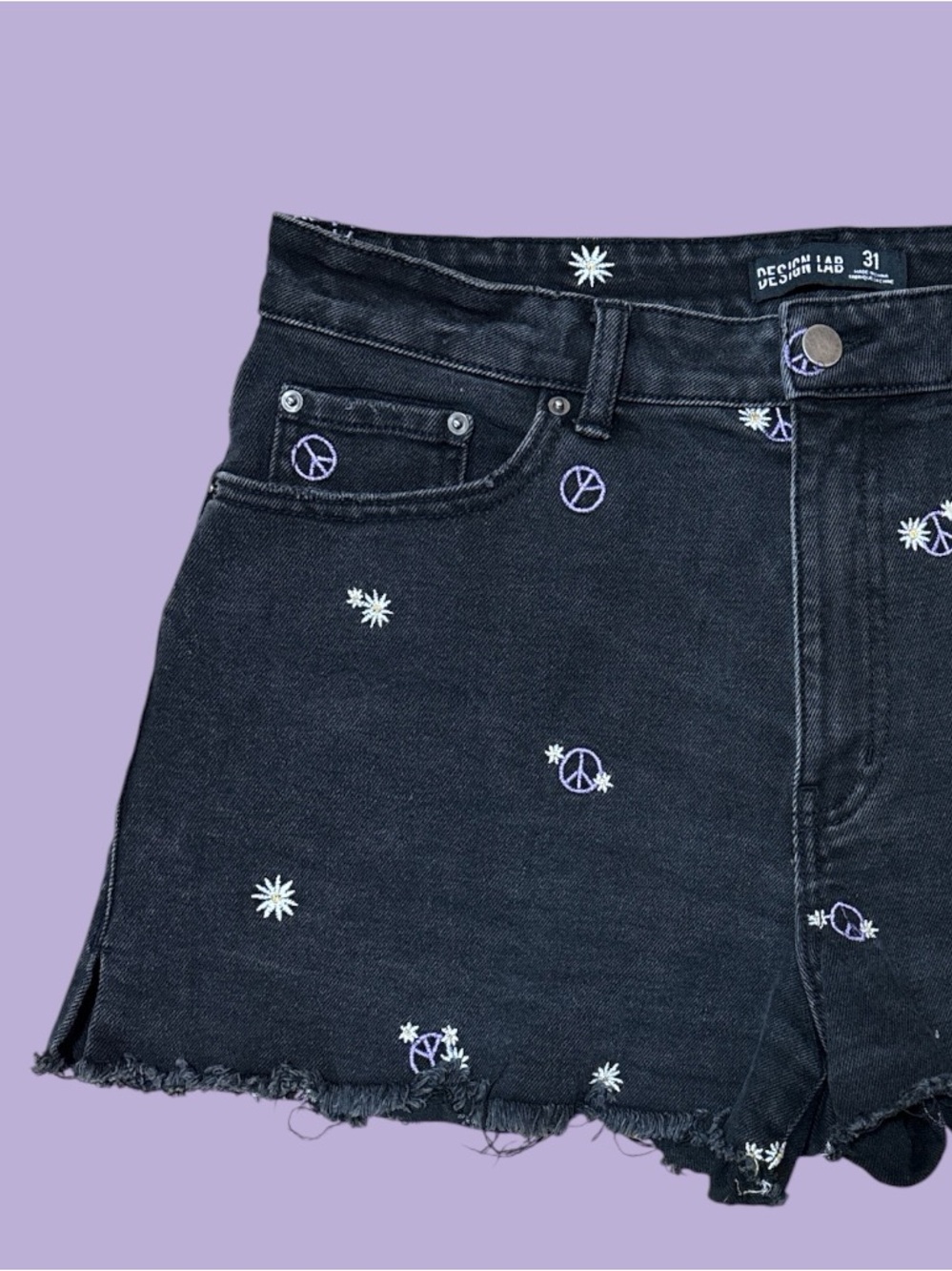 Design Lab (31) Lord & Taylor Washed Black Denim Shorts Embroidery Peace Daisies